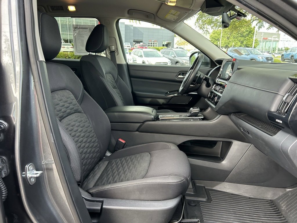 Used 2022 Nissan Pathfinder SV image 28