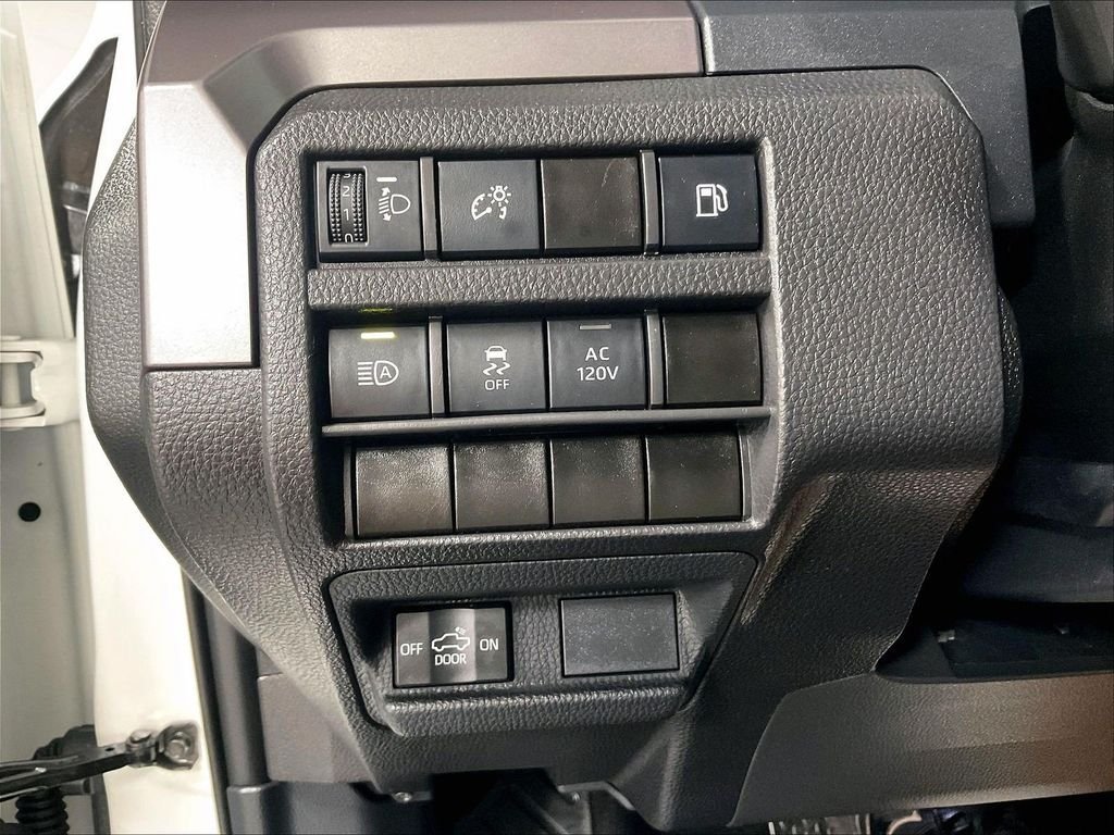 Used 2025 Toyota Tacoma TRD Off-Road AWD/4WD image 25