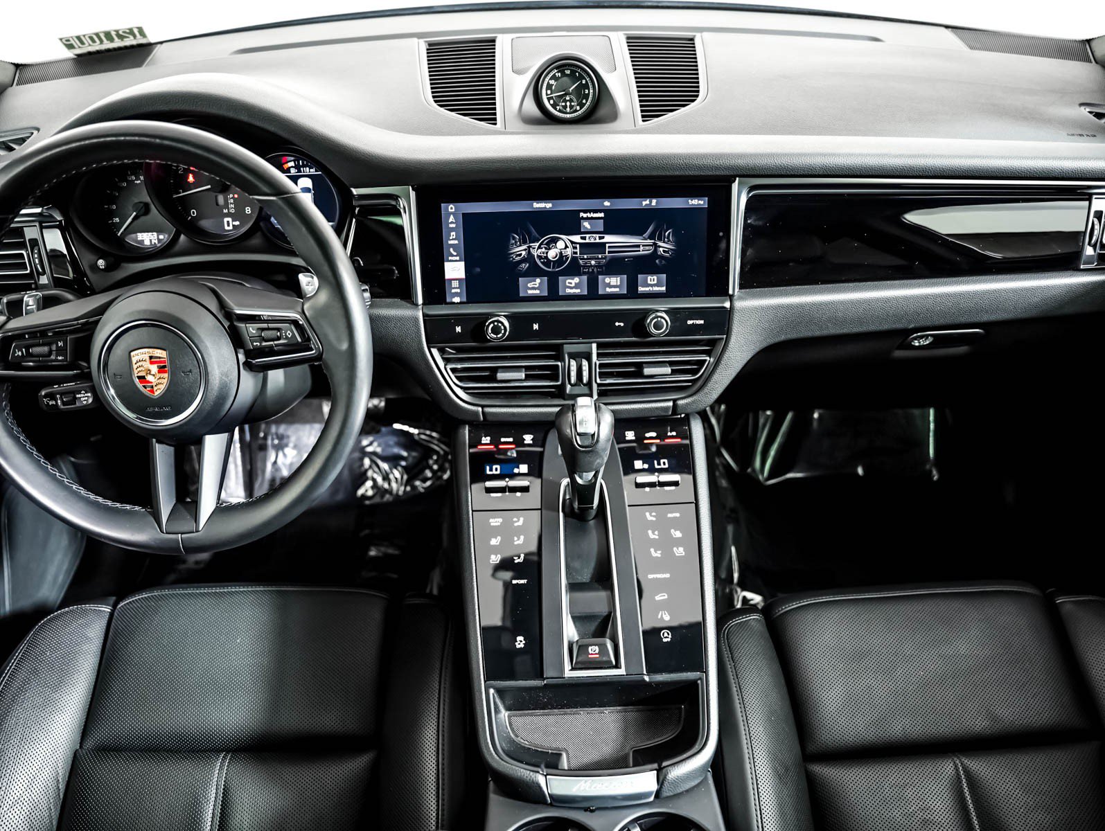 Certified 2023 Porsche Macan AWD/4WD image 15