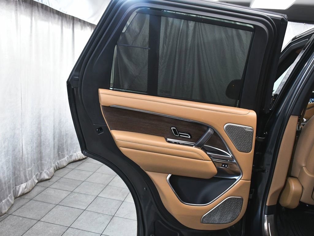 Used 2024 Land Rover Range Rover Autobiography image 15