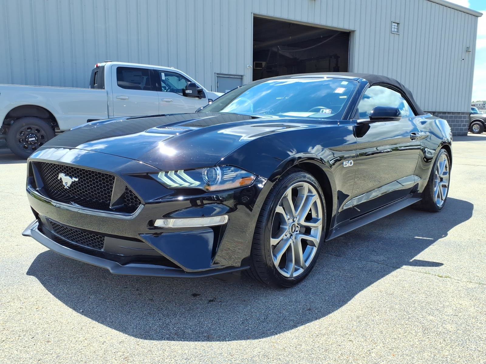 Used 2019 Ford Mustang GT Premium w/ Equipment Group 401A RWD image 3