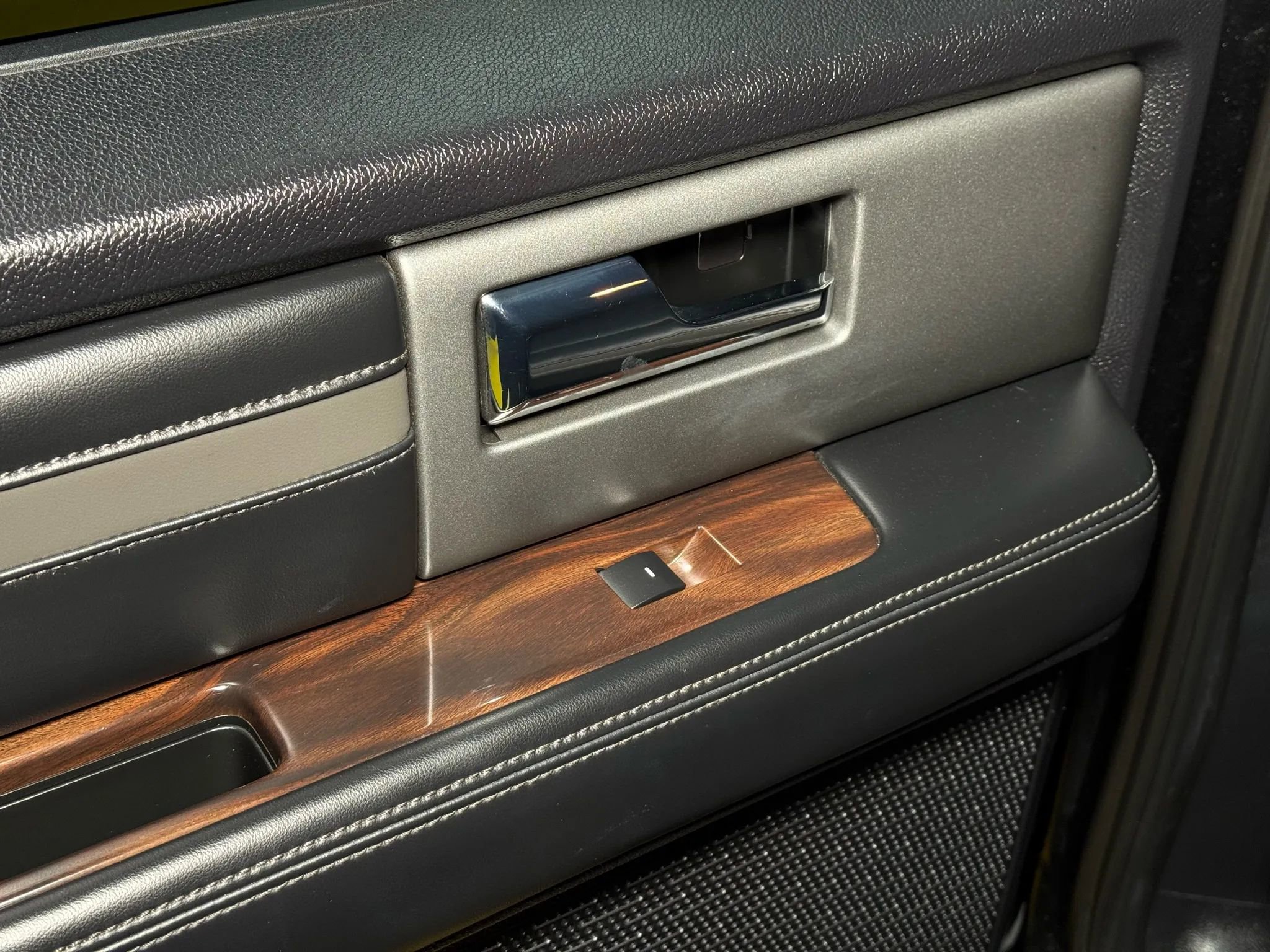 Used 2015 Ford Expedition EL Platinum image 22