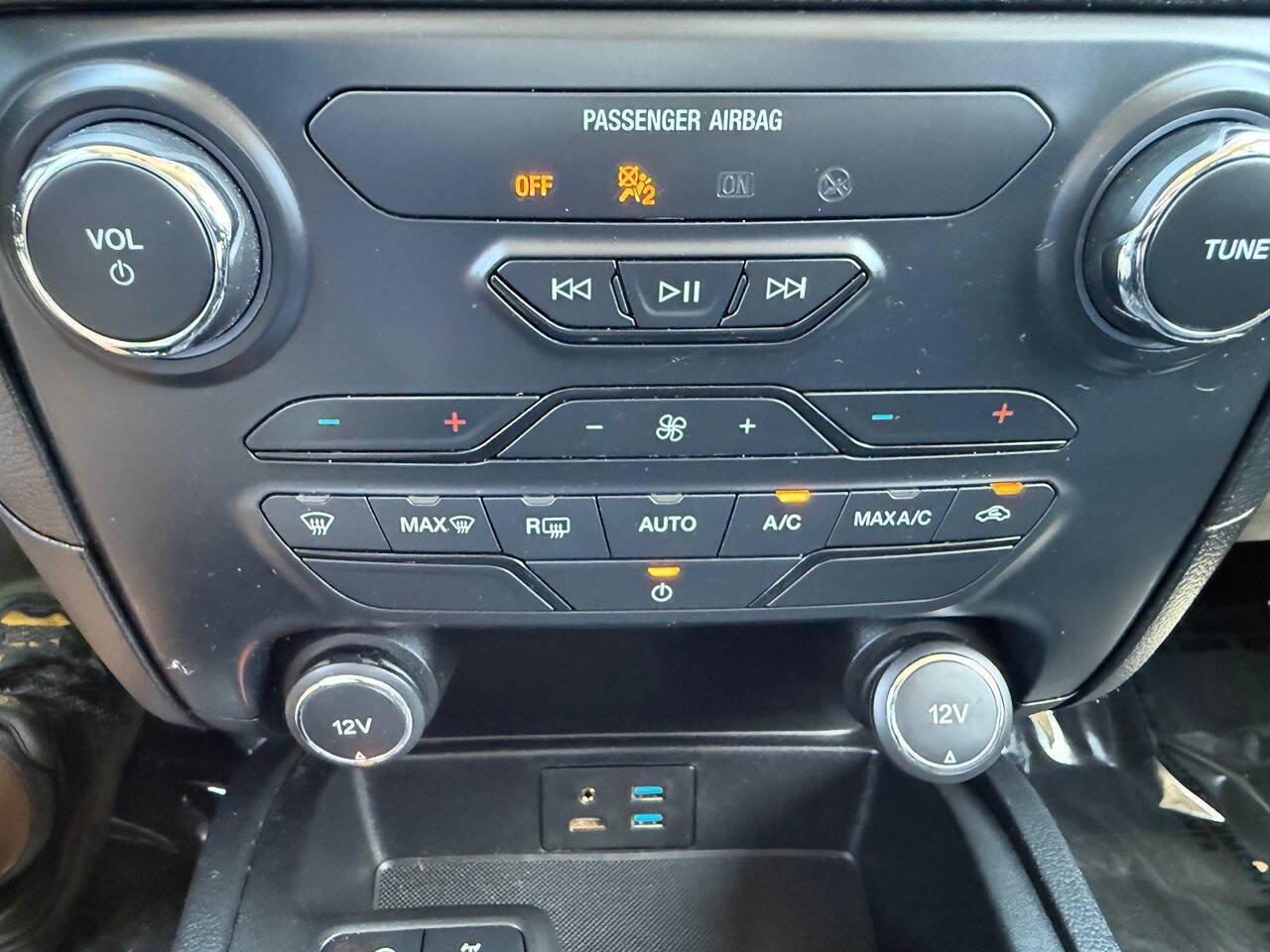 Used 2019 Ford Ranger XLT w/ Equipment Group 301A Mid AWD/4WD image 36