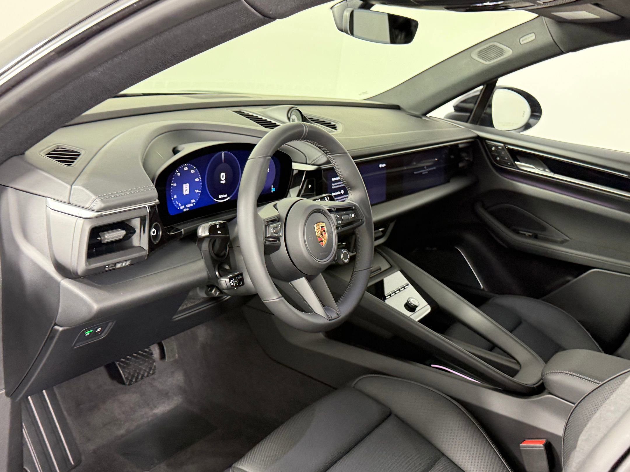 New 2025 Porsche Macan Electric image 4