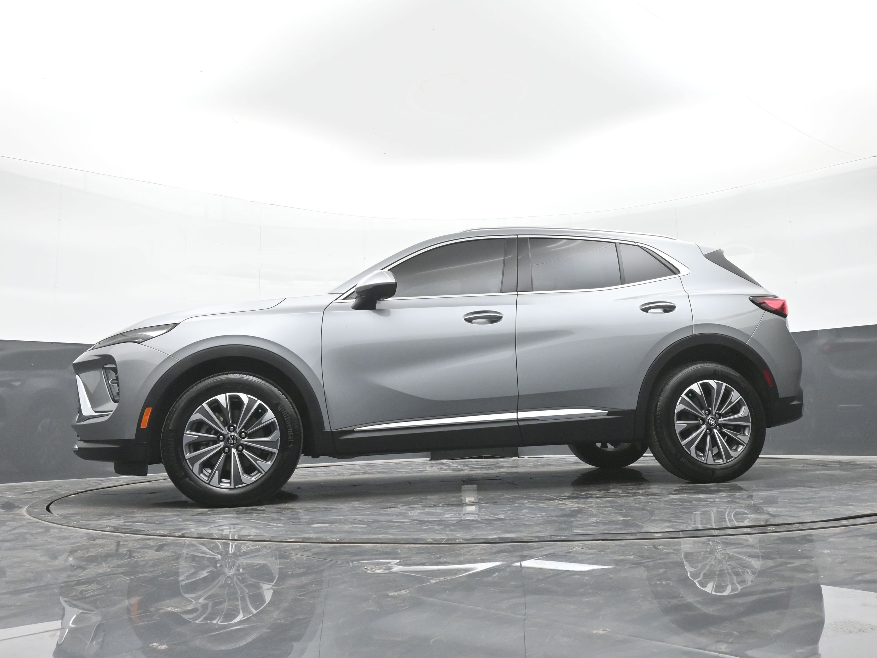 Used 2024 Buick Envision Preferred image 45