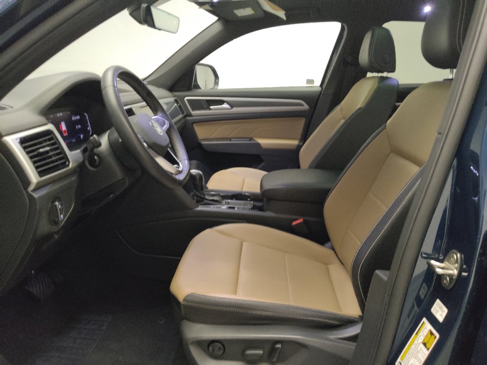 Used 2022 Volkswagen Atlas Cross Sport SE FWD image 17