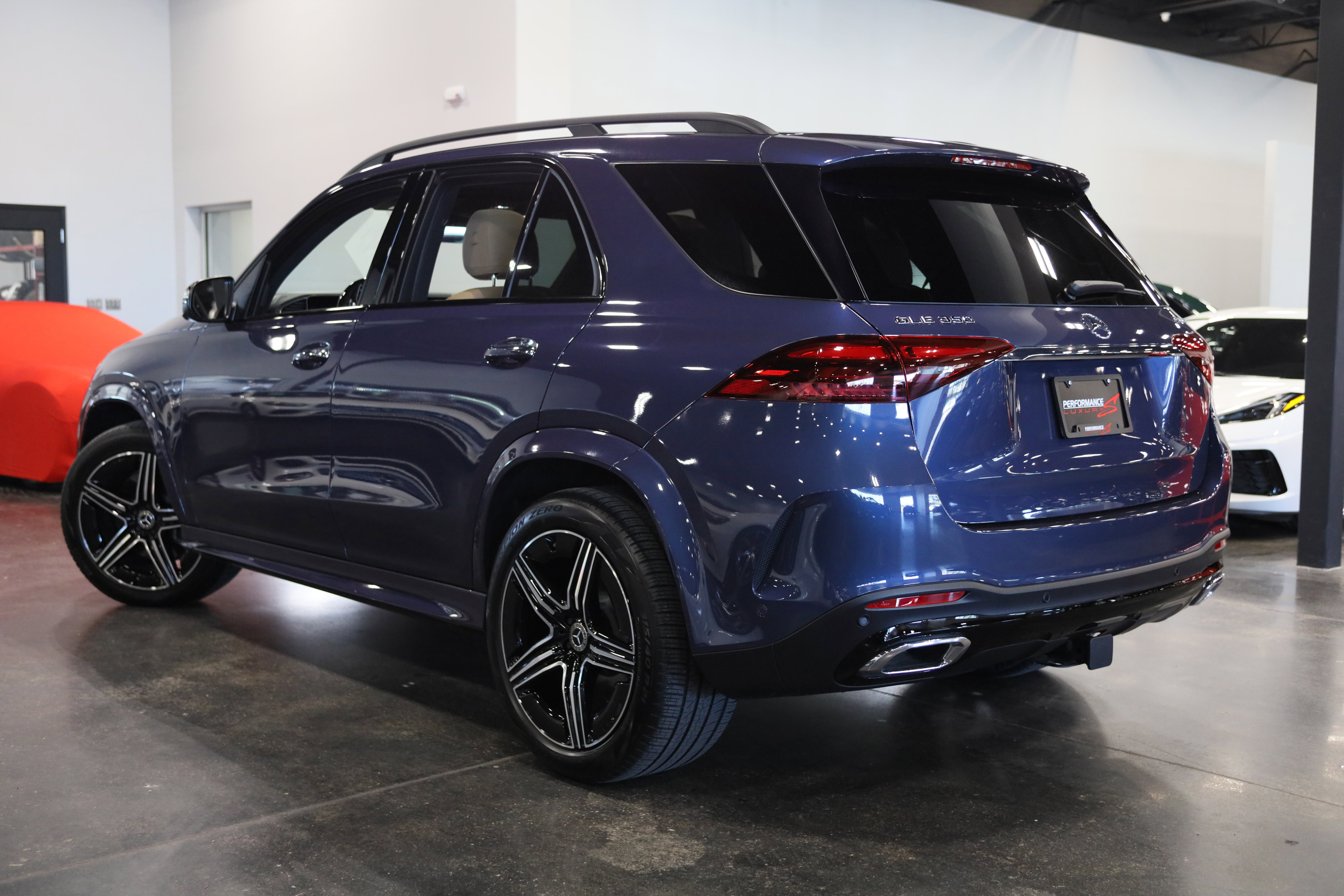 Used 2024 Mercedes-Benz GLE 350 4MATIC image 4