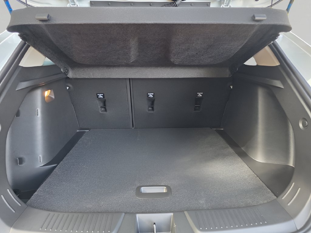 New 2026 Chevrolet Trax LT w/ Midnight Edition FWD image 6
