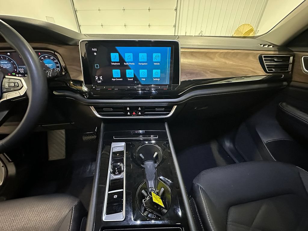 Used 2024 Volkswagen Atlas SE w/ Panoramic Sunroof Package AWD/4WD image 38