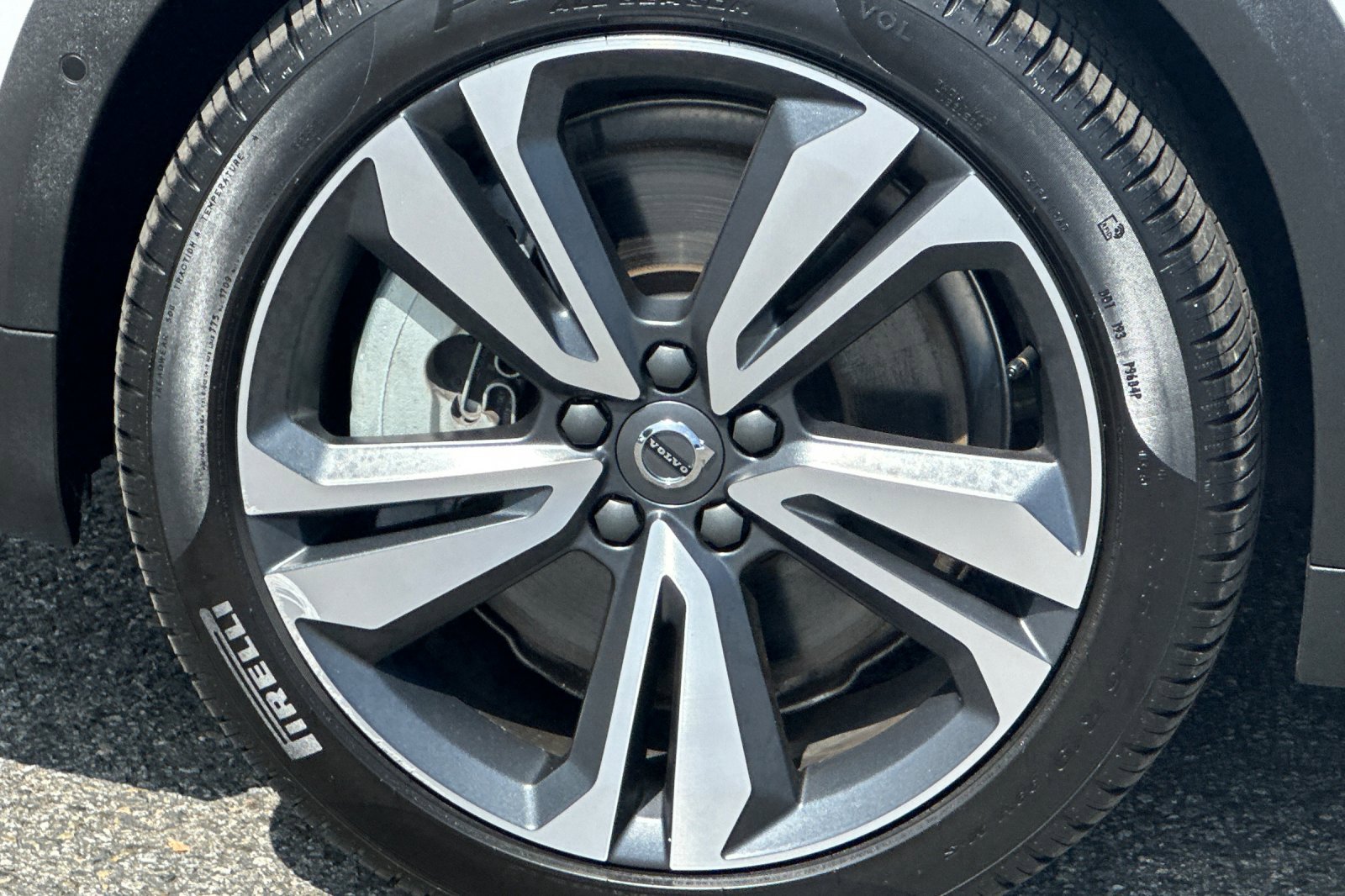 Certified 2025 Volvo V60 B5 Cross Country Plus image 32