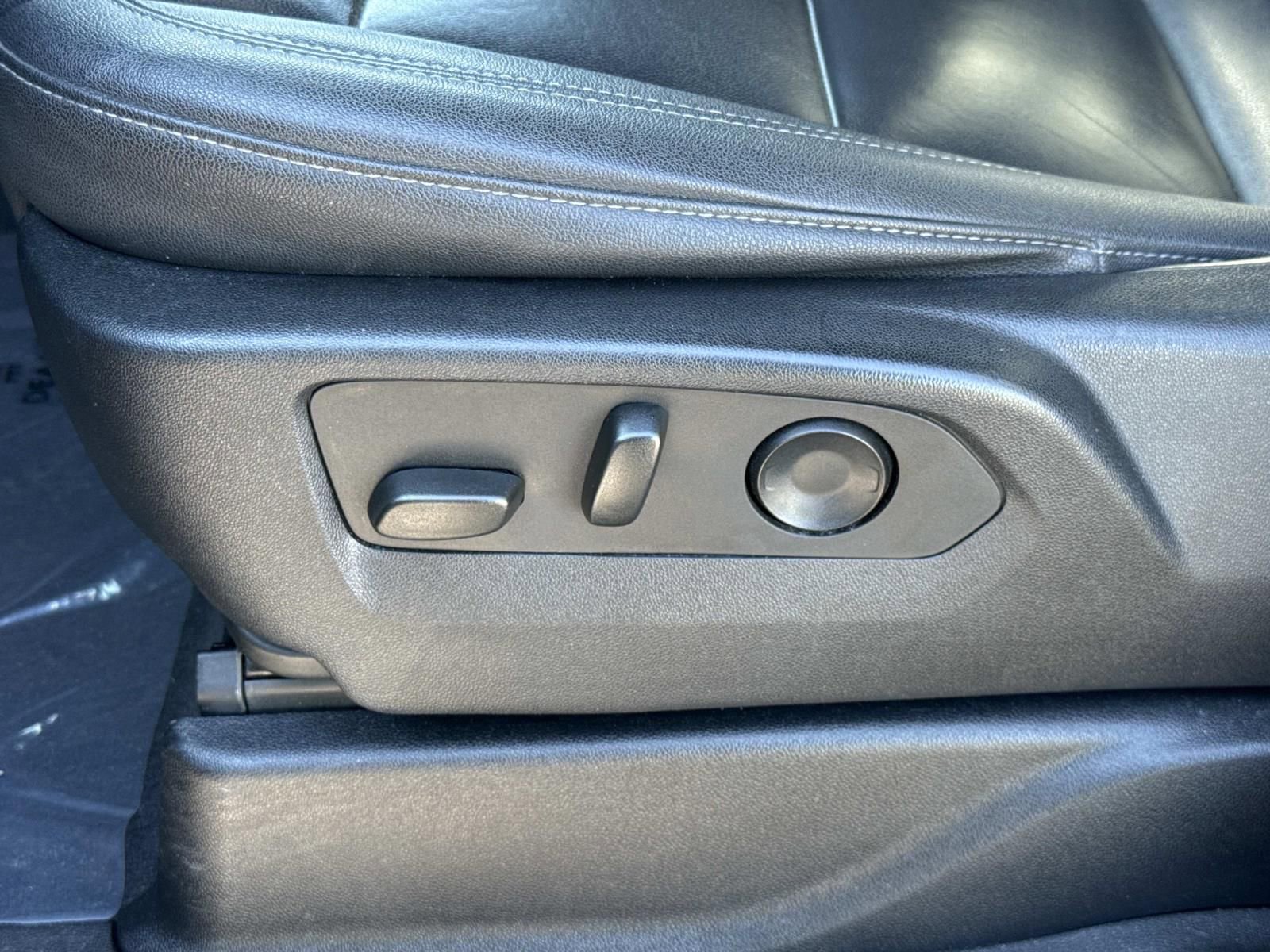 Used 2023 Chevrolet Suburban LT image 20