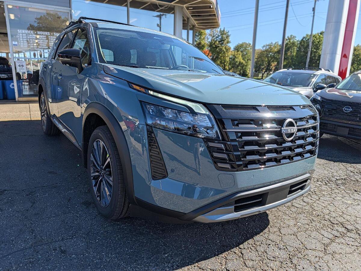 New 2026 Nissan Pathfinder Platinum AWD/4WD image 15