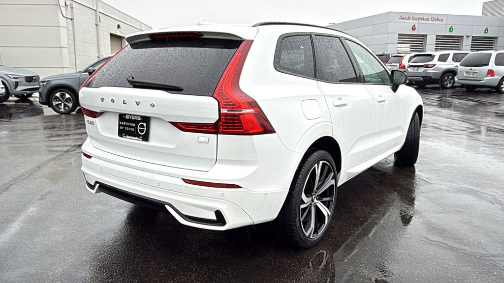 Certified 2024 Volvo XC60 T8 Ultimate w/ Climate Package image 3