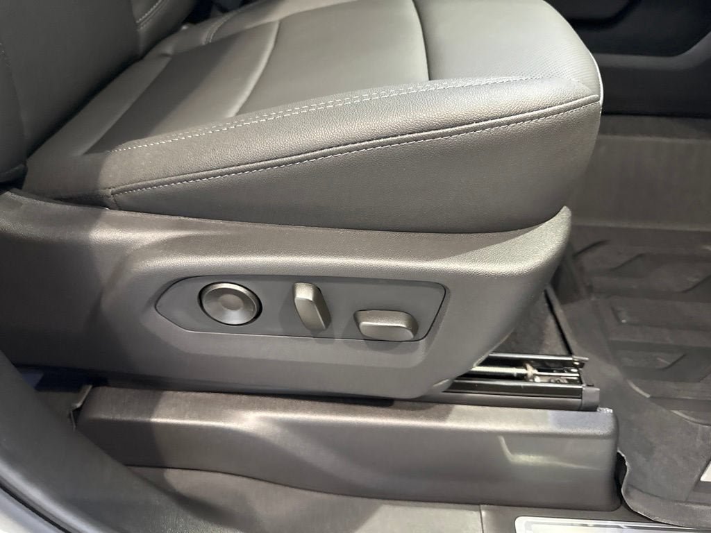 New 2026 GMC Sierra 1500 SLT AWD/4WD image 13