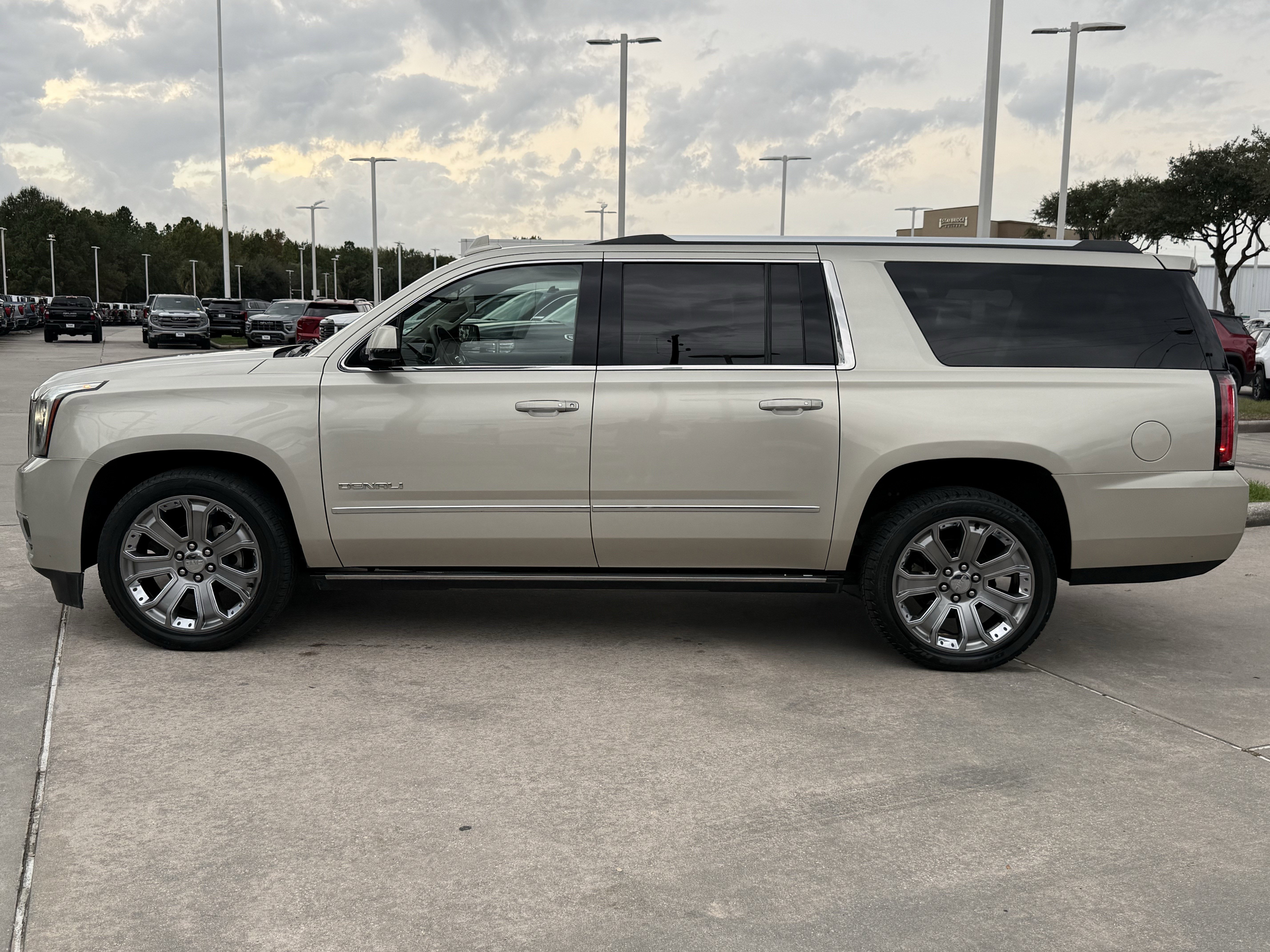 Used 2016 GMC Yukon XL Denali w/ Open Road Package image 8