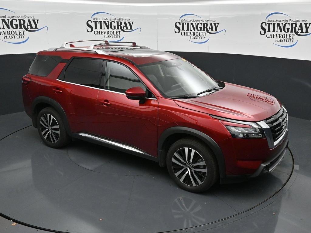 Used 2025 Nissan Pathfinder Platinum w/ Cargo Package FWD image 18