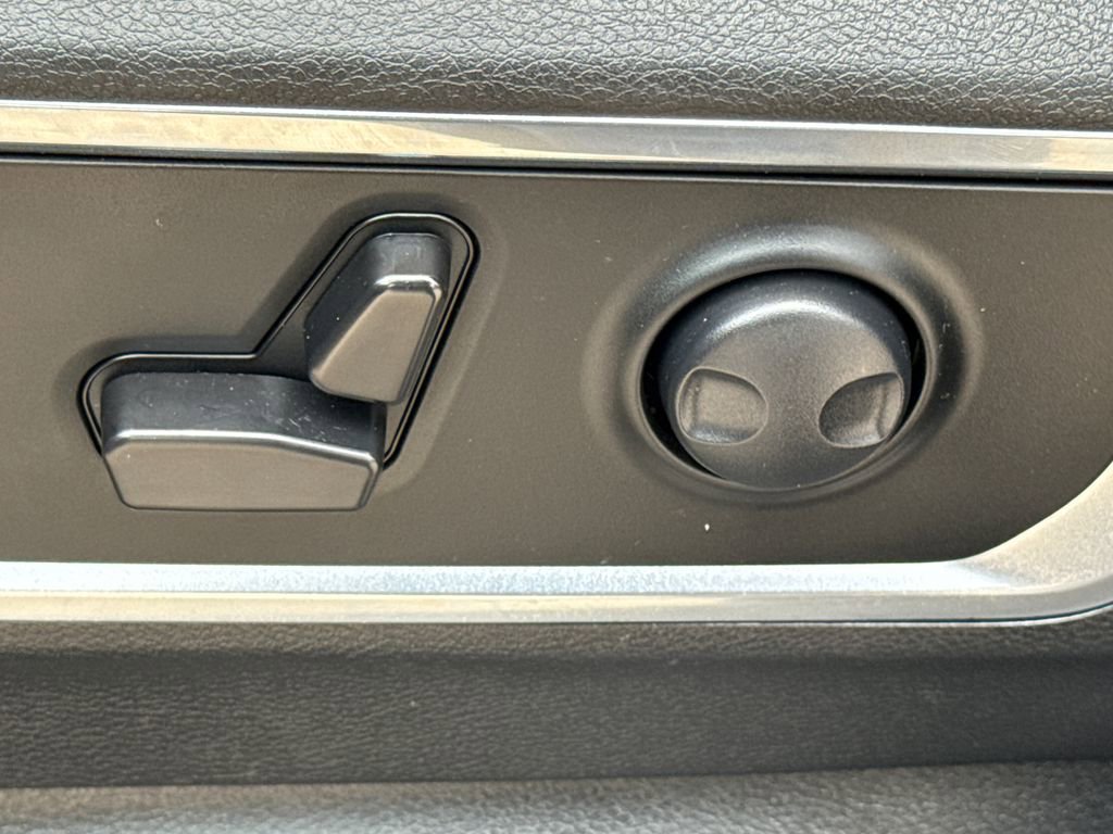 Used 2025 RAM 1500 Laramie image 23