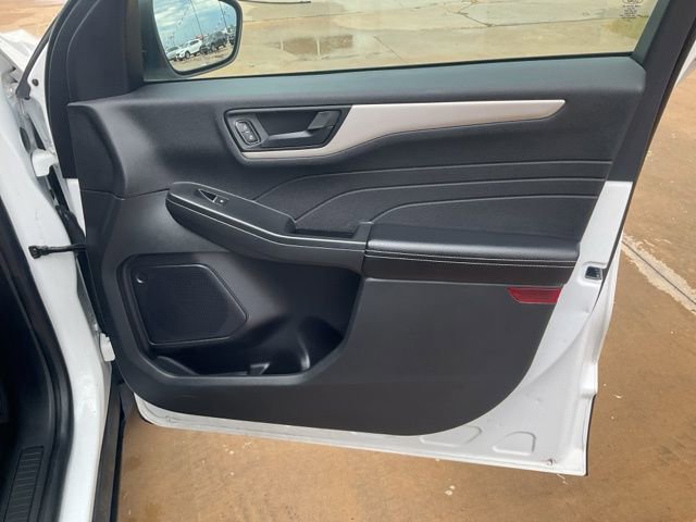 Used 2022 Ford Escape SE image 30