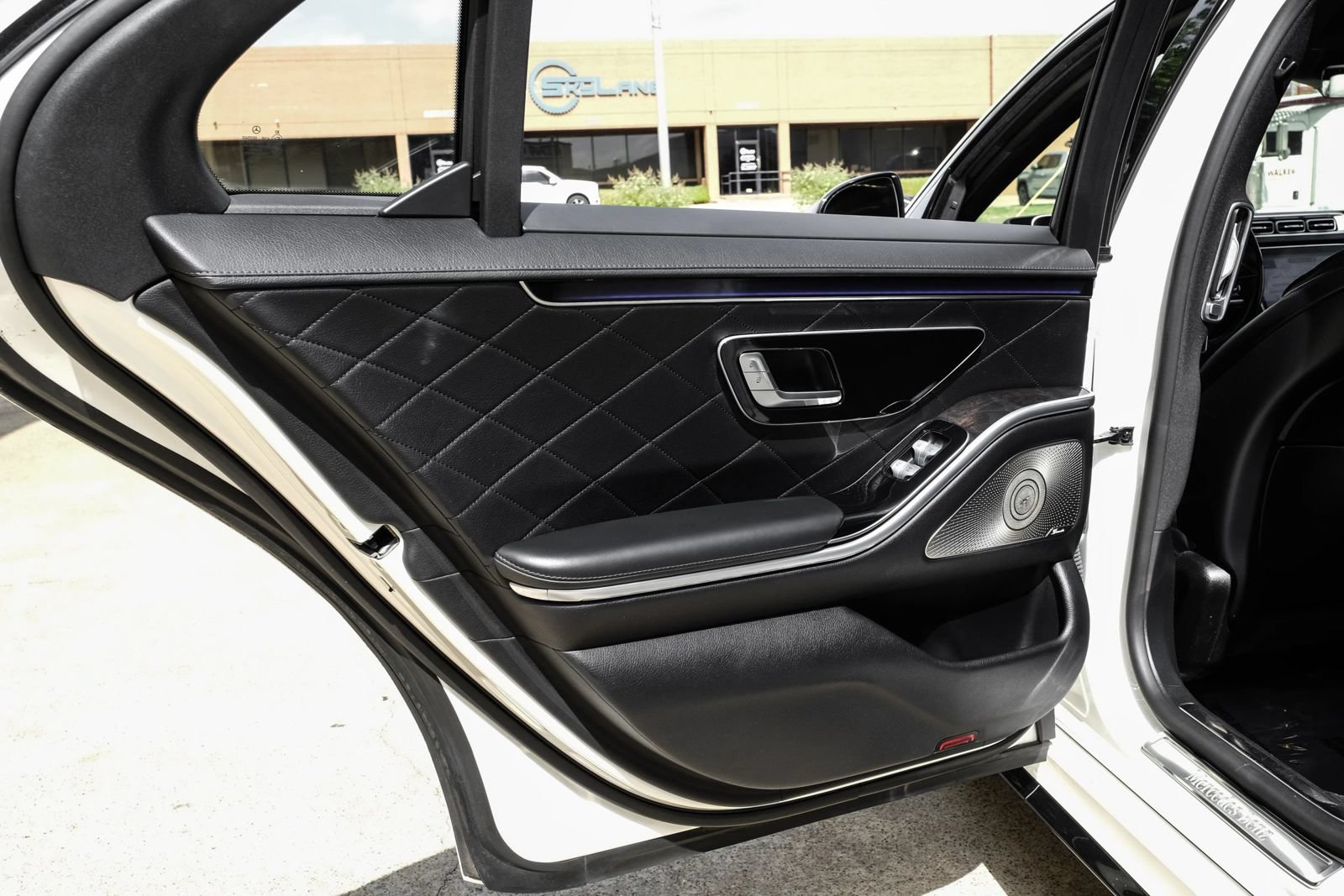 Used 2022 Mercedes-Benz S 580 4MATIC Sedan w/ AMG Line Package image 41