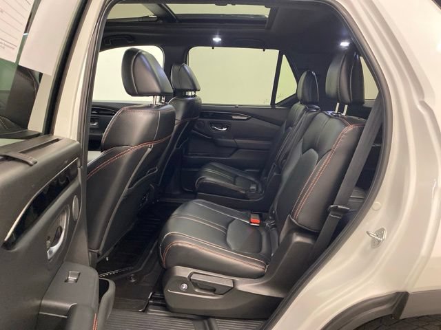 Used 2025 Honda Pilot TrailSport image 21