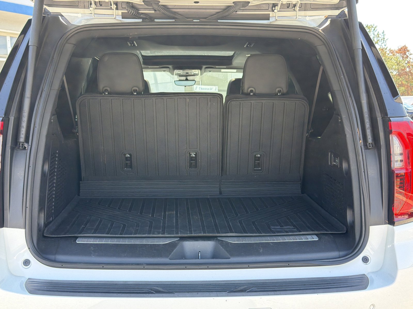 Used 2025 GMC Yukon XL AT4 w/ AT4 Premium Package AWD/4WD image 33
