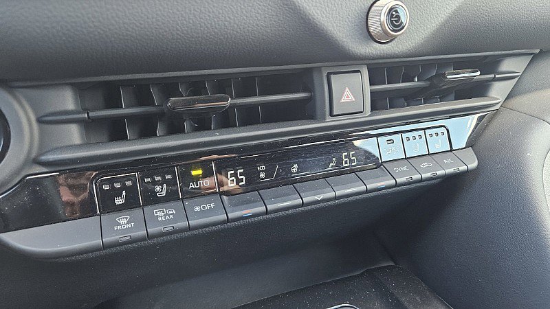 Used 2025 Toyota Crown AWD/4WD image 13