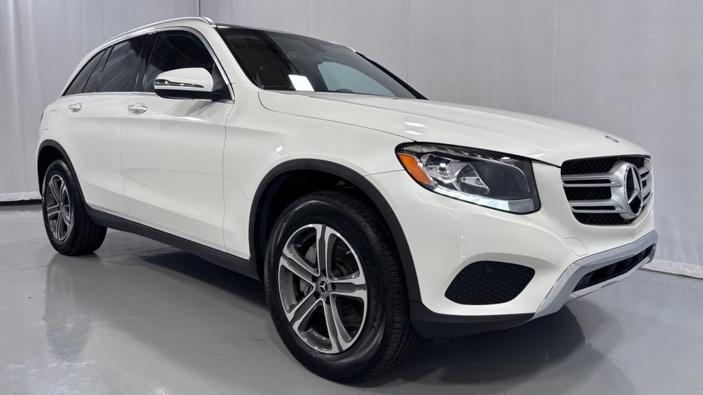 Used 2017 Mercedes-Benz GLC 300 4MATIC image 4