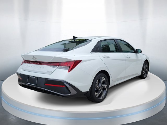 New 2026 Hyundai Elantra Limited FWD image 4