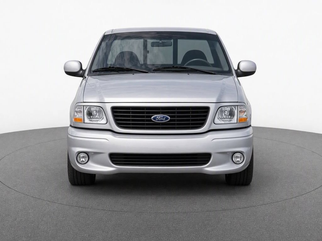 Used 2001 Ford F150 Lightning RWD image 2