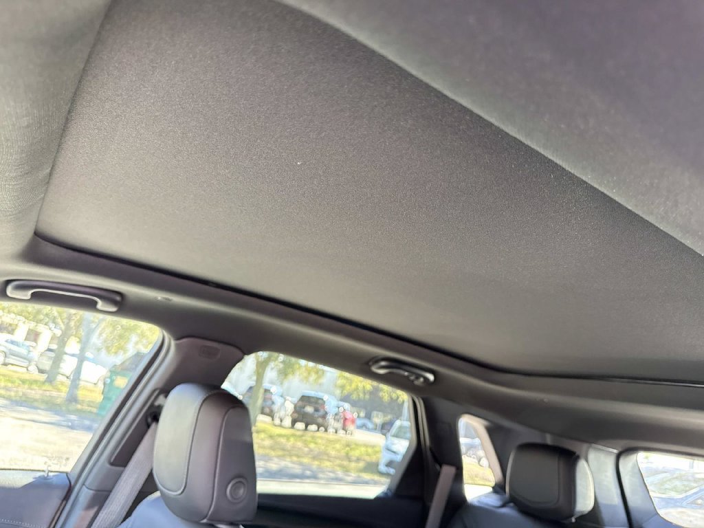 New 2026 Cadillac XT5 Sportv w/ LPO, Floor Liner Package AWD/4WD image 32