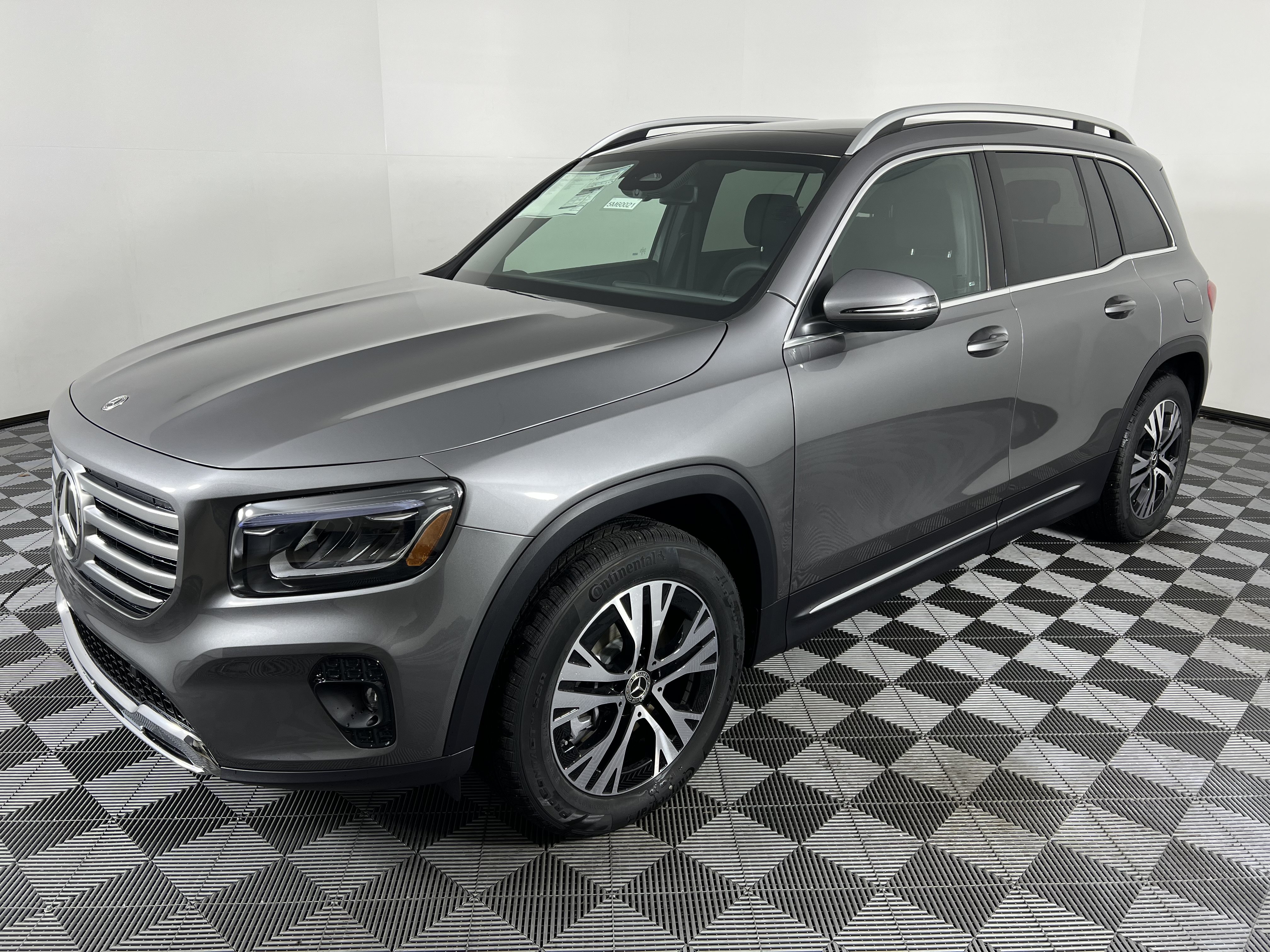 Used 2026 Mercedes-Benz GLB 250 4MATIC image 8
