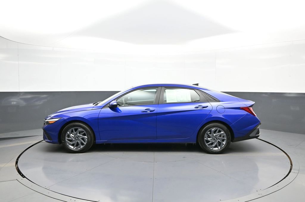 Certified 2024 Hyundai Elantra SEL FWD image 9