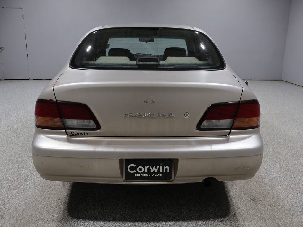 Used 1997 Nissan Maxima FWD image 3