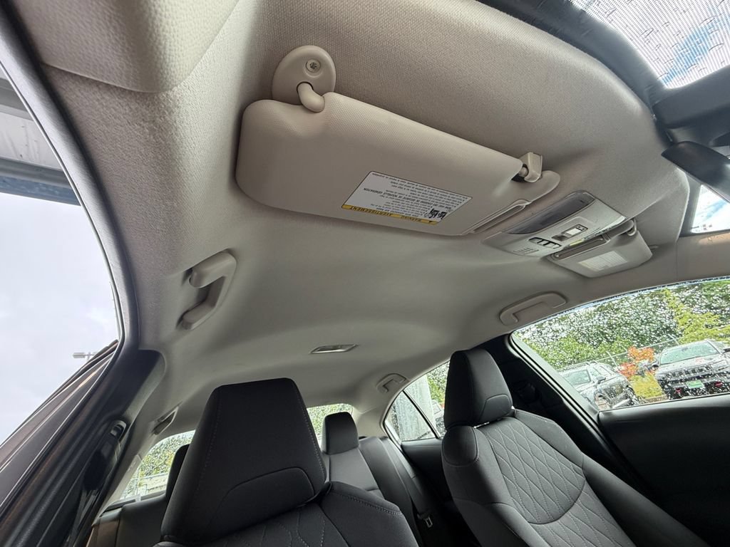Used 2021 Toyota Corolla LE FWD image 28