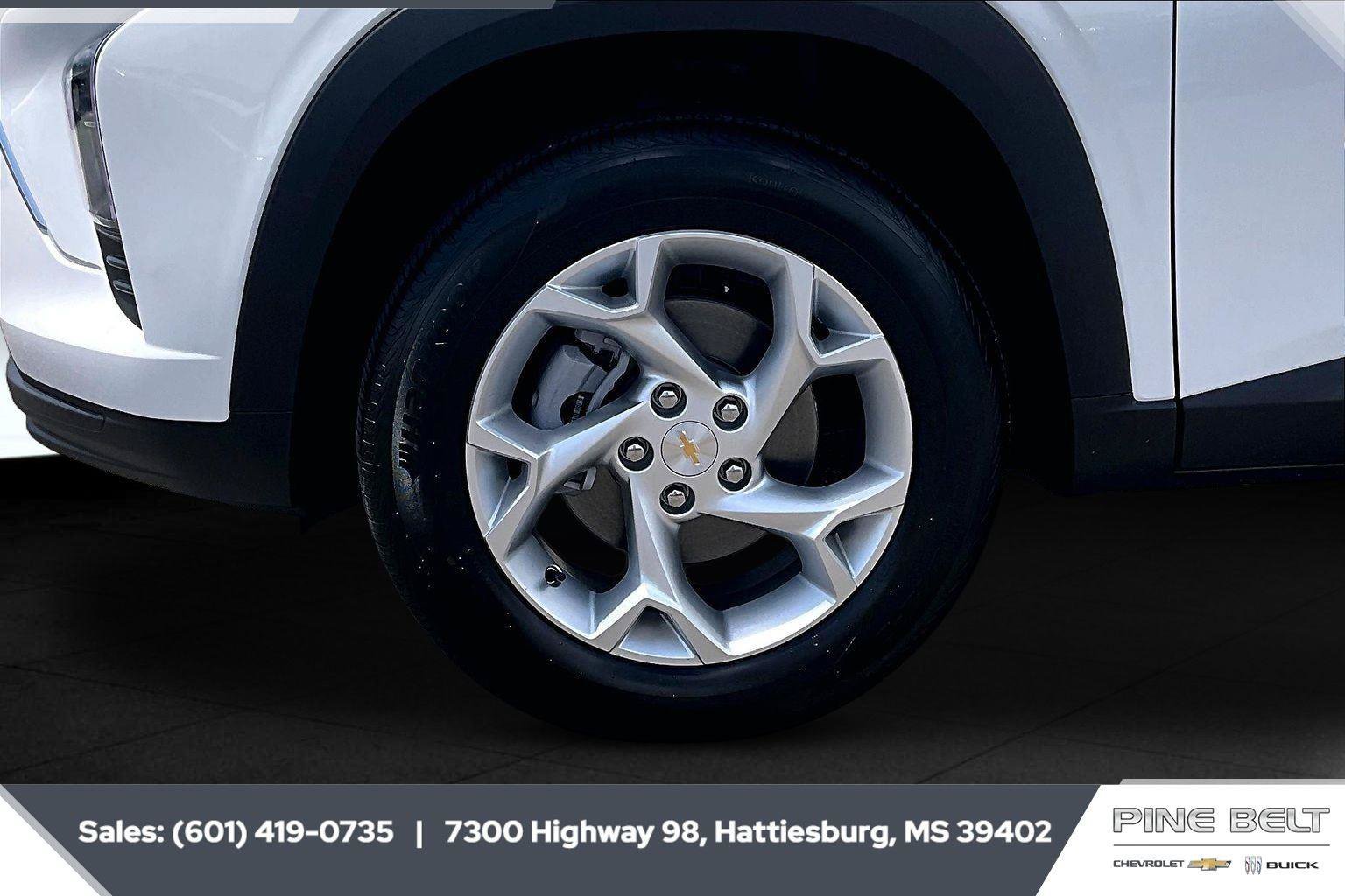 Used 2026 Chevrolet Trax LS w/ LS Convenience Package FWD image 7