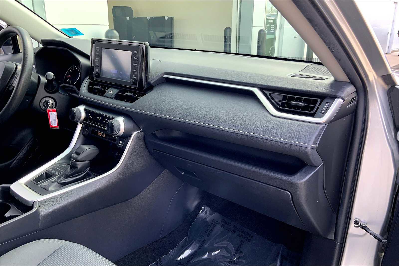 Used 2019 Toyota RAV4 LE w/ All Weather Liner Package AWD/4WD image 18