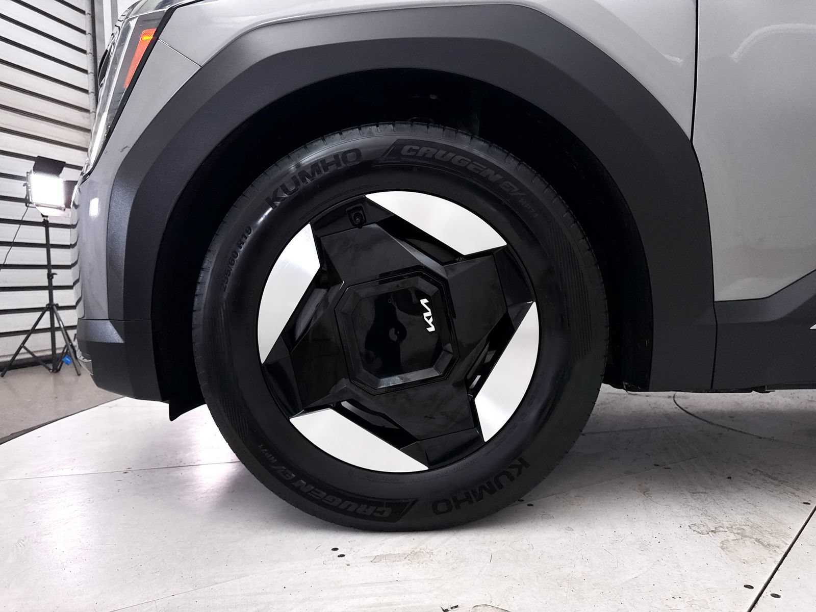 Certified 2024 Kia EV9 Light Long Range RWD image 16