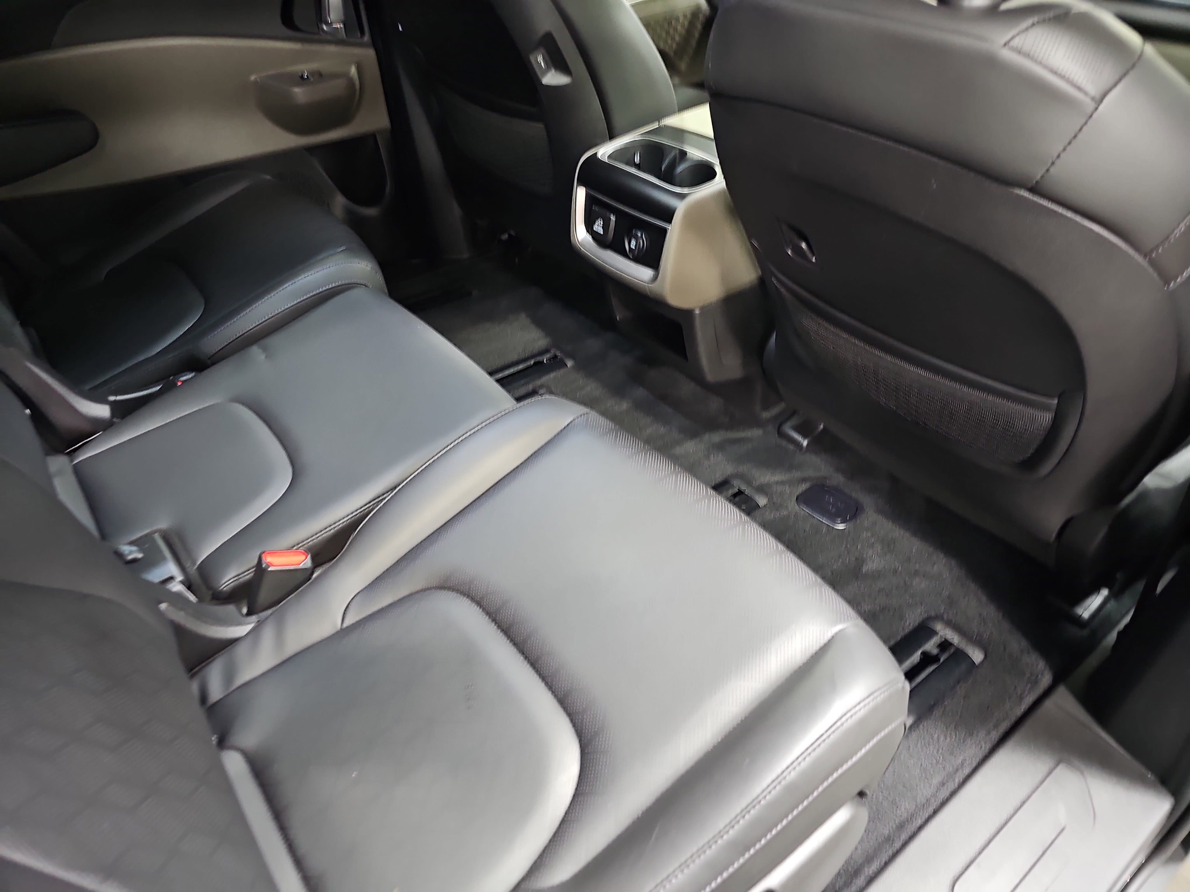 Used 2025 Kia Carnival SX image 11