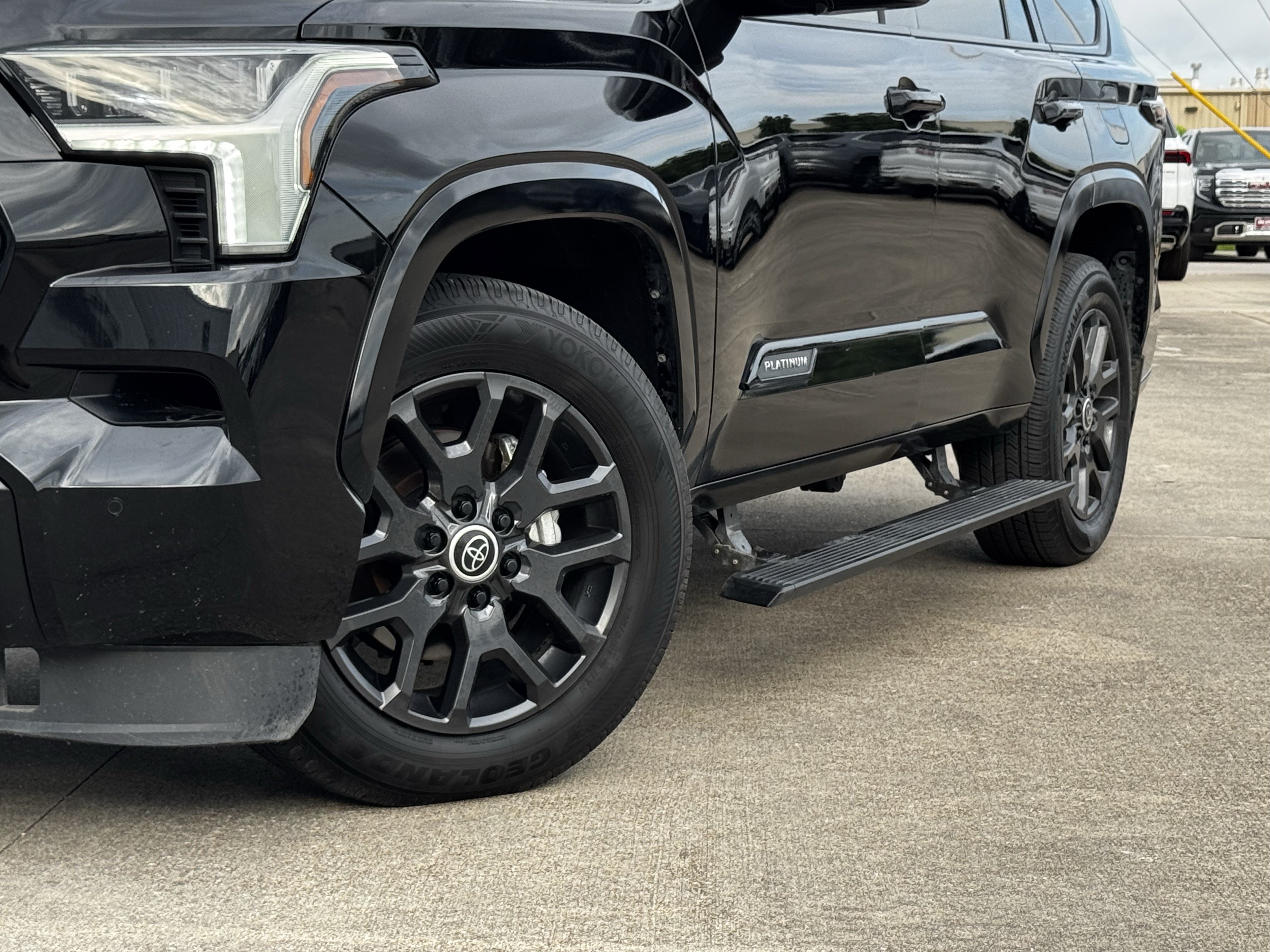 Used 2024 Toyota Sequoia Platinum AWD/4WD image 12