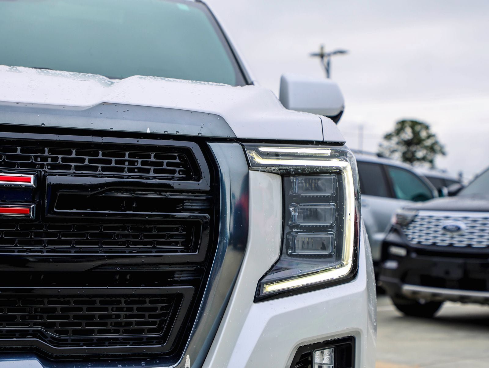Used 2022 GMC Yukon AT4 AWD/4WD image 6