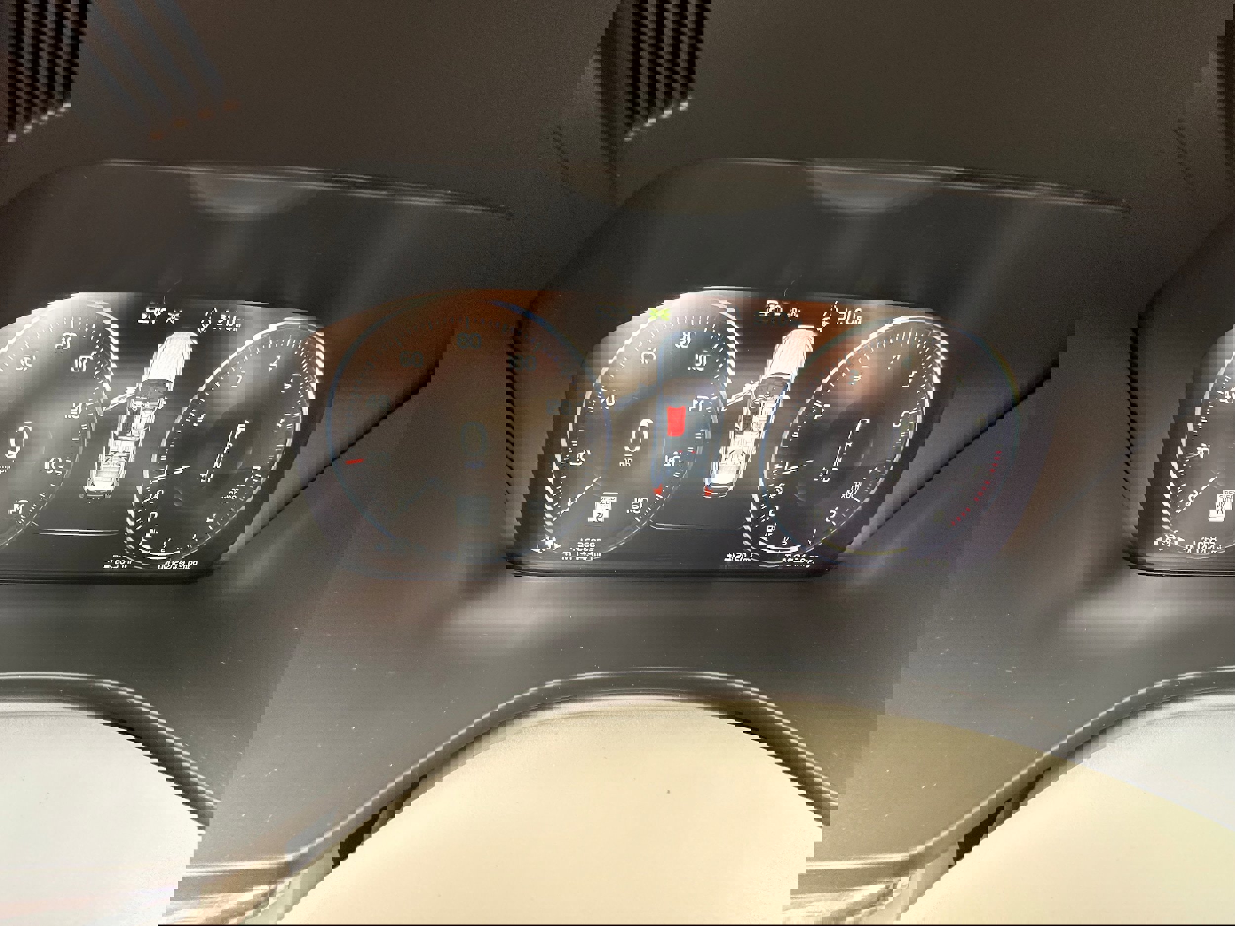 Used 2018 Volvo XC60 T6 Inscription image 16