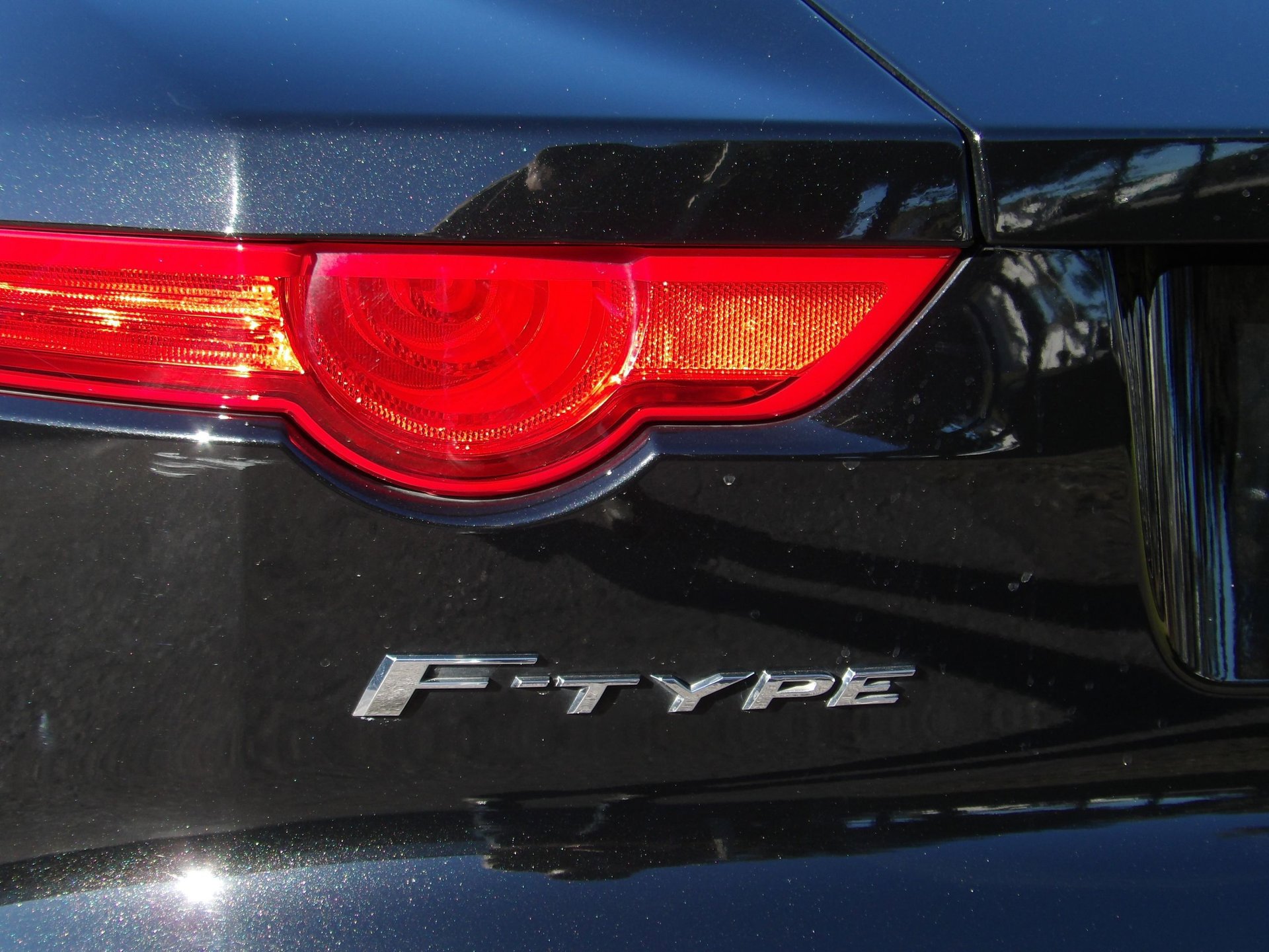 Used 2015 Jaguar F-TYPE S image 22