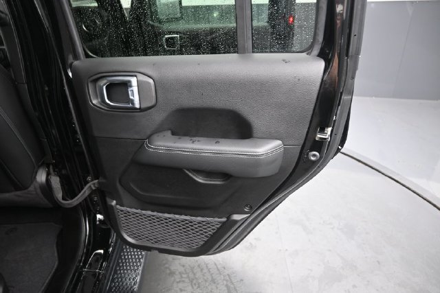 Used 2023 Jeep Wrangler Unlimited Sahara w/ Cold Weather Group AWD/4WD image 14