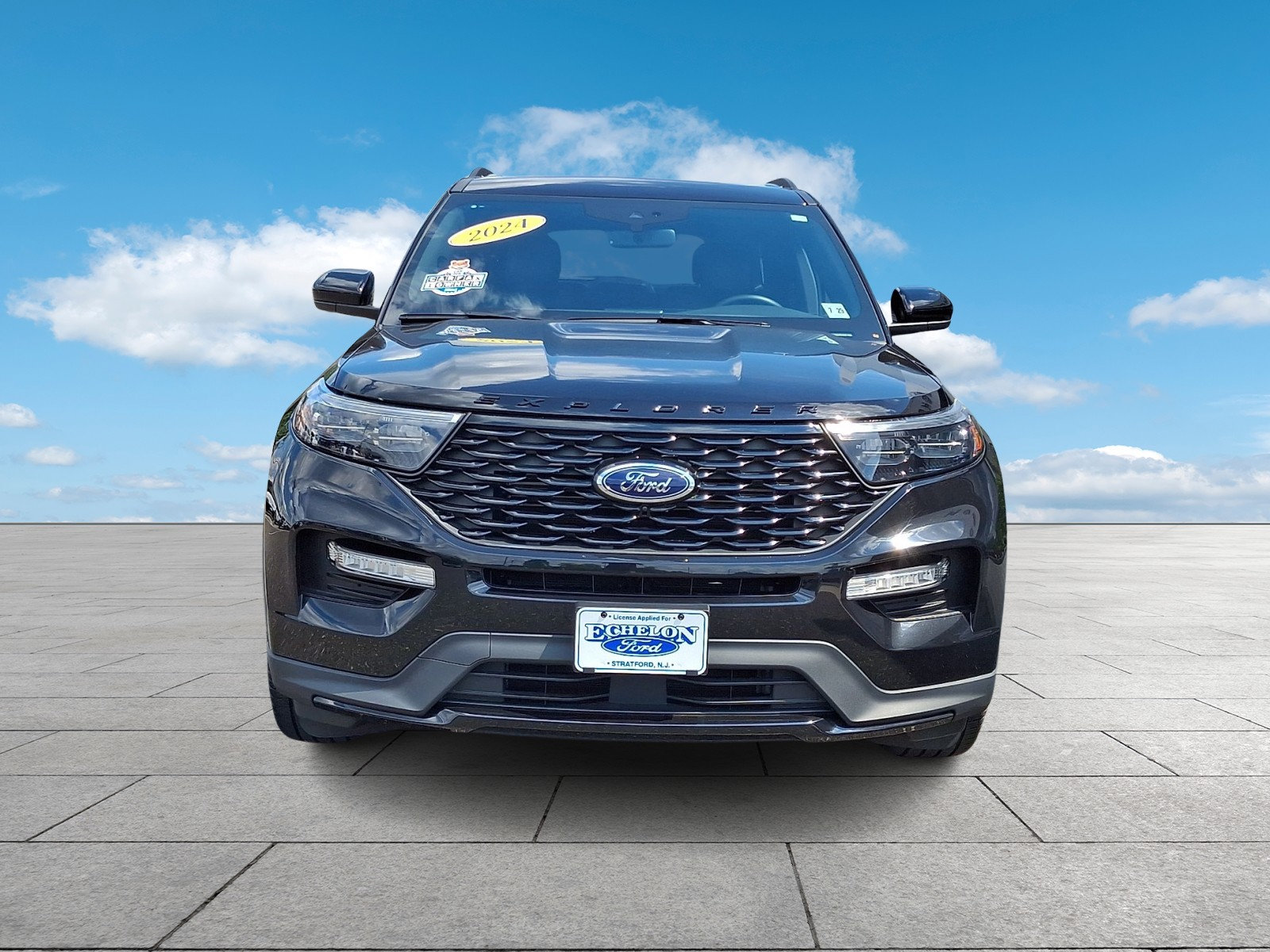 Used 2024 Ford Explorer ST-Line w/ Class IV Trailer Tow Package AWD/4WD image 2
