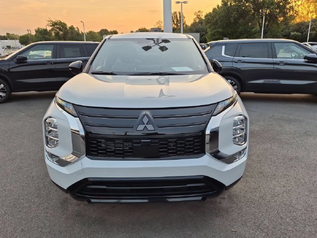 New 2026 Mitsubishi Outlander LE FWD image 8