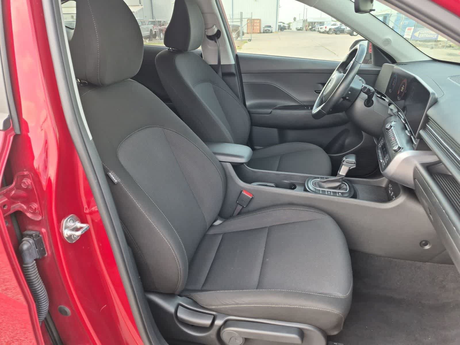 Used 2025 Hyundai Kona SEL AWD/4WD image 26