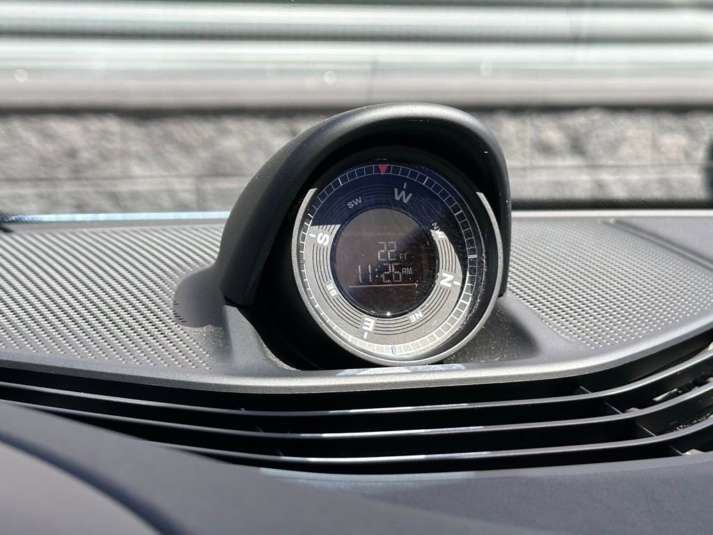 Certified 2025 Porsche Taycan 4S image 33