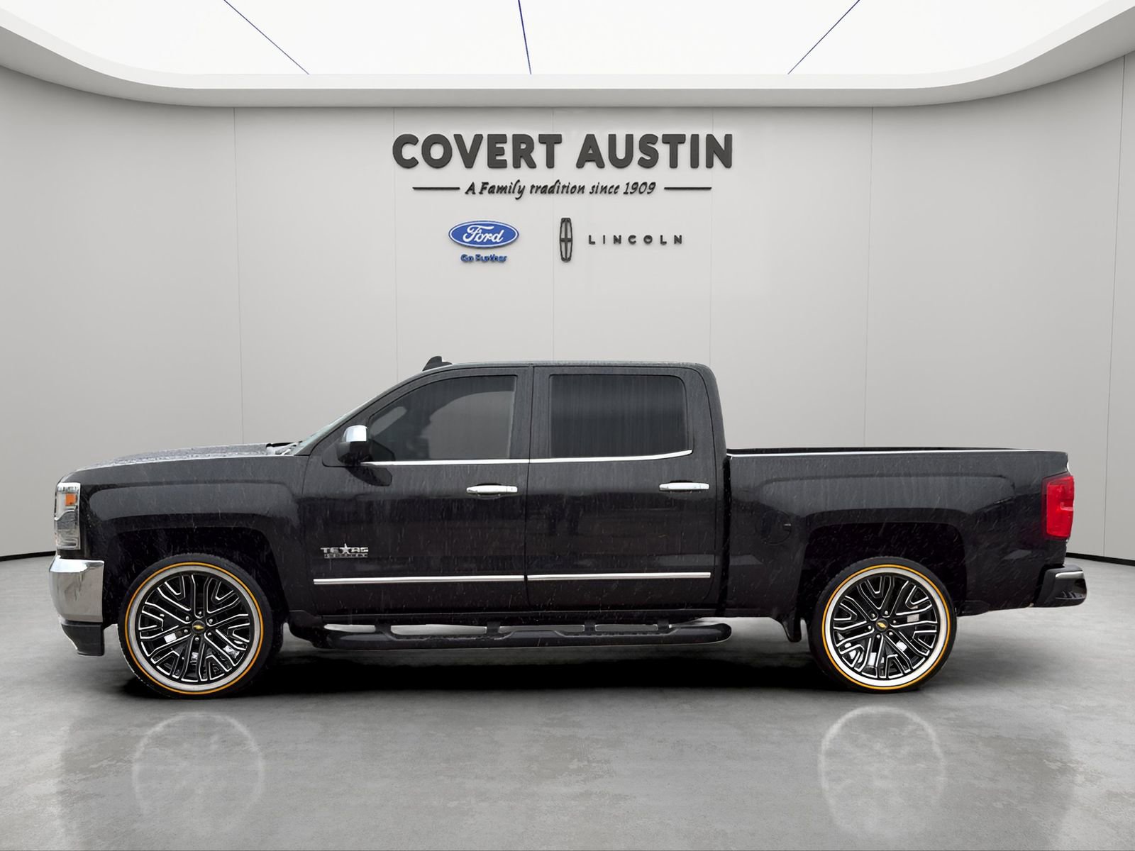 Used 2016 Chevrolet Silverado 1500 LTZ w/ Texas Edition RWD image 2