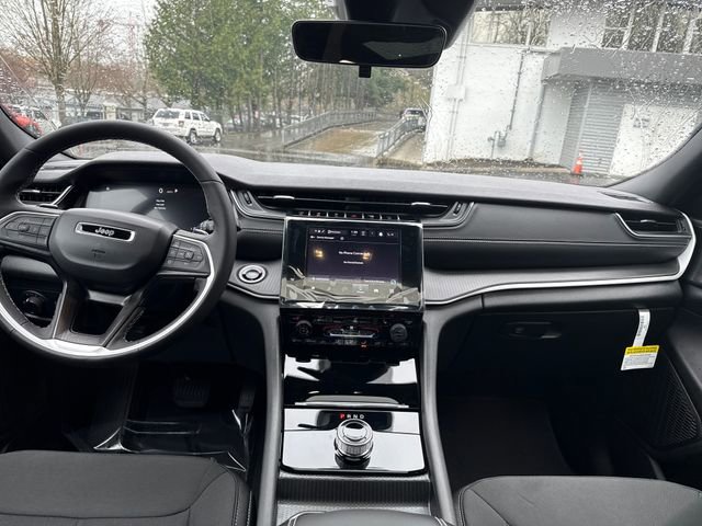 New 2026 Jeep Grand Cherokee Laredo image 11