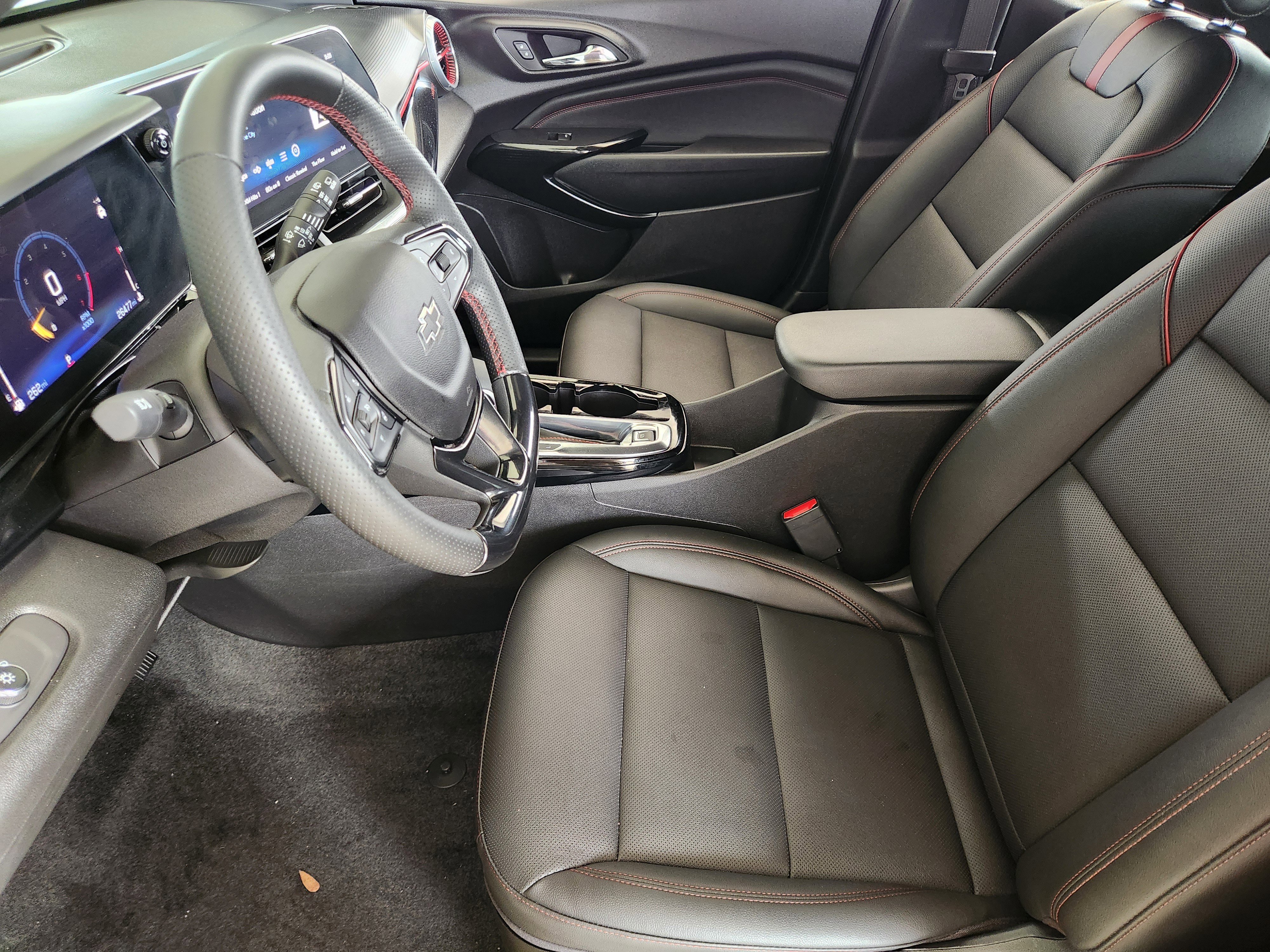 Certified 2024 Chevrolet Trax RS w/ Driver Confidence Package image 14